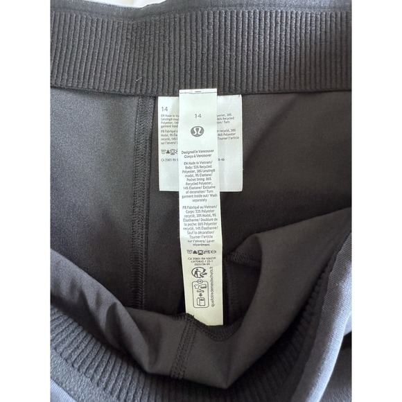 New Lululemon Softstreme Kick Flare Mid Rise Short 4" Size 14 Black Soft NWT - Picture 7 of 10